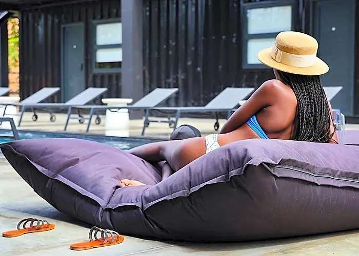 Boxo Diani - Unique Beach Front Container Eco-Hotel